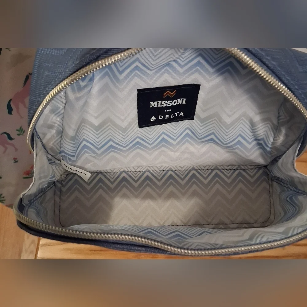 NWOT Missoni & Delta Blue Mesh ZigZag Travel Cosmetic Beauty Makeup Zip Case Bag
